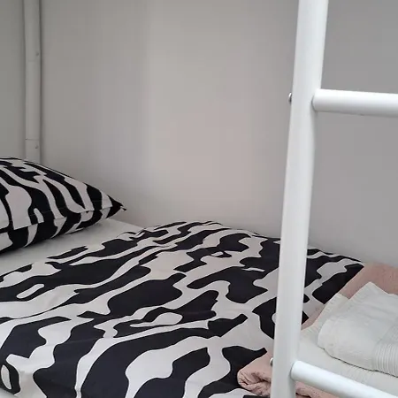 Golden Horizon Apartment *