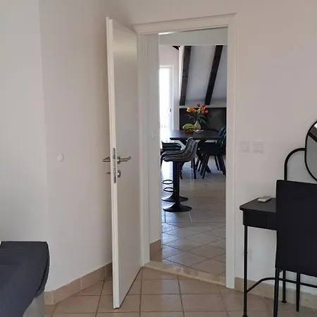 Golden Horizon Appartement *