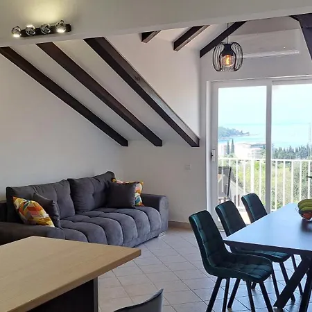 Apartment Golden Horizon *